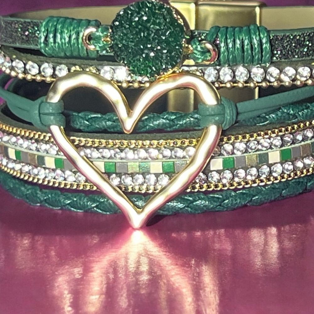 Bohemian Leather Wrap Bracelet with Heart Decor Multicolor